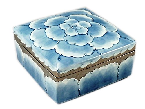 Amazon.co.jp: 有田焼 文山窯 プラチナ牡丹 4寸正角蓋物